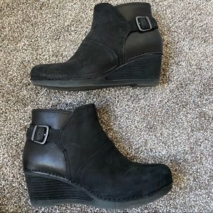 Black suede/leather Dansko clog boots size 40